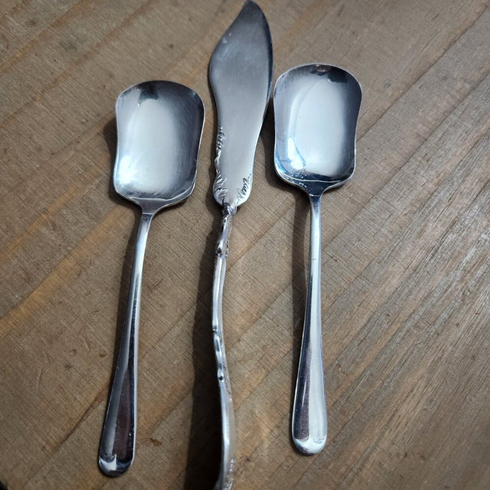 Vintage Silverplate 2-Sugar Spoons EPNS Made in England & 1881 Rogers Bros Knife